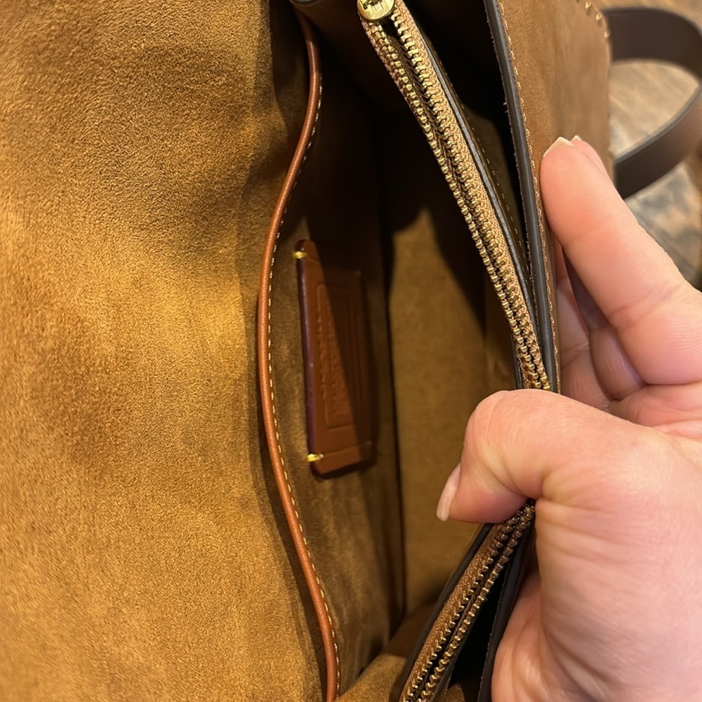 COACH Beat should bag with rivets - Picture 11 of 15